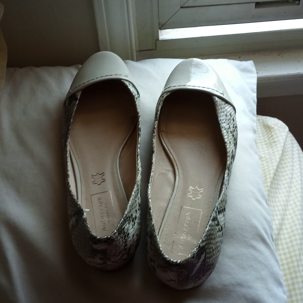 Shoe